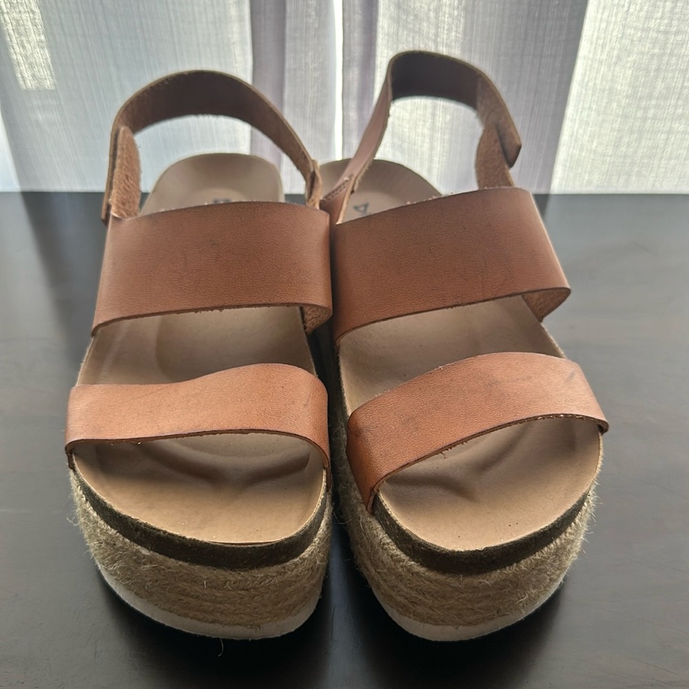 Dirty Laundry Flatforms